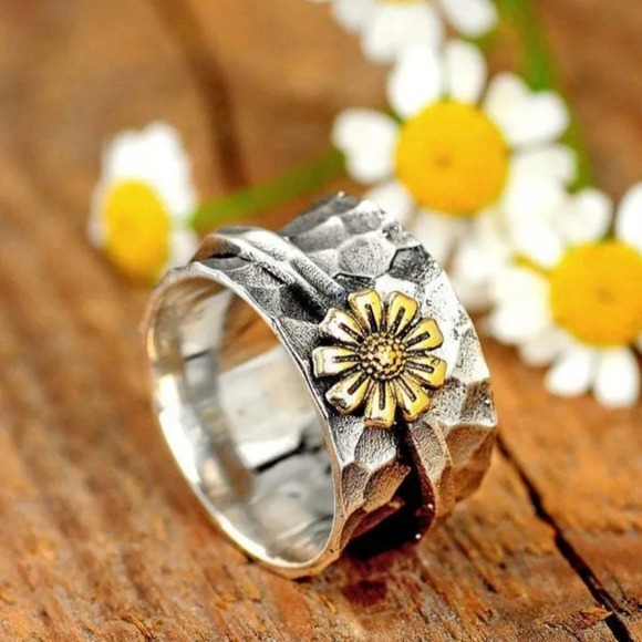 Hammered Ring Jewelry - Size 7 Women's Ring Hammered style Anti Stress With chrysanthemum Metal Plating